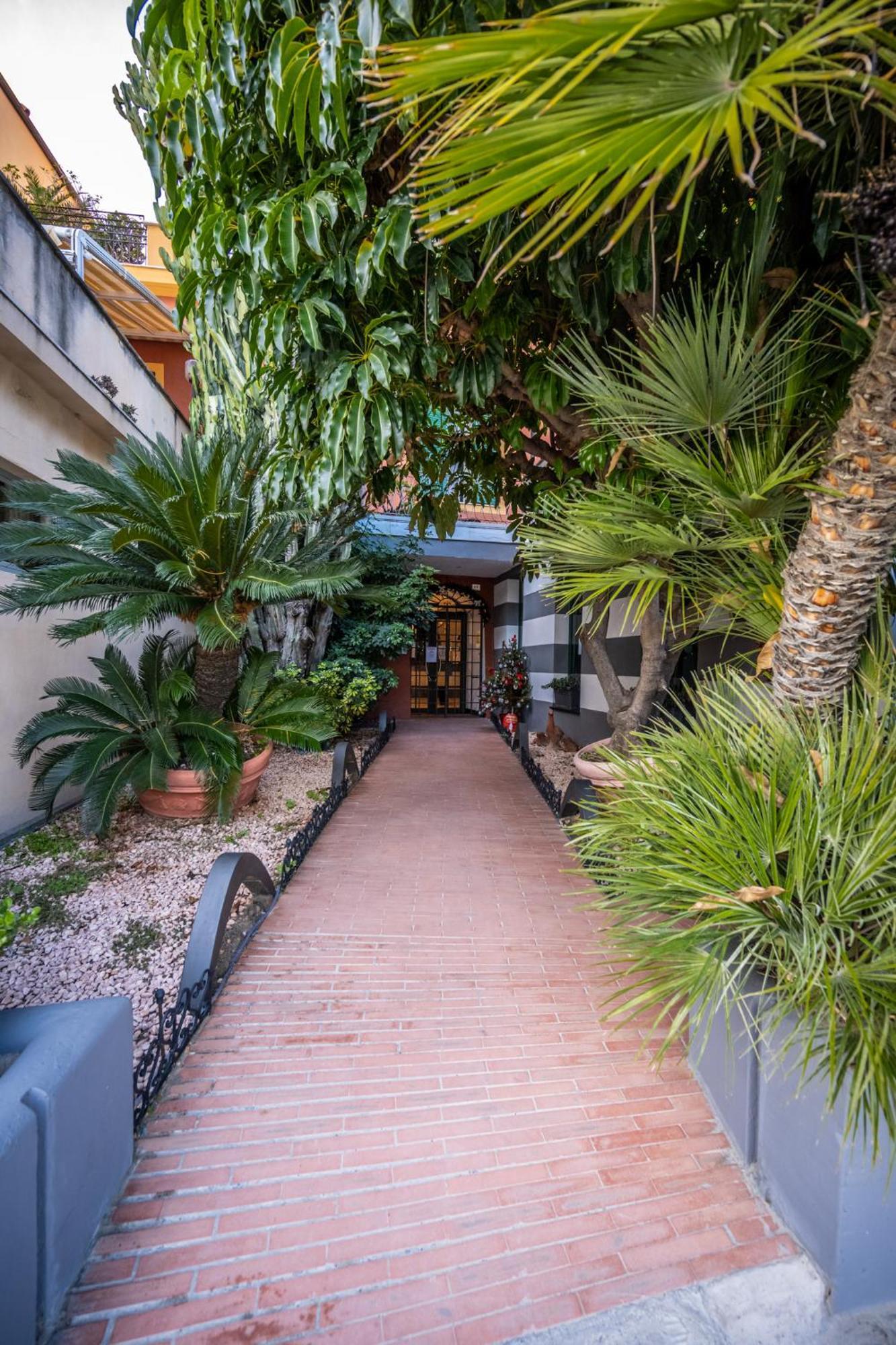 阿拉西奥Le Terrazze公寓式酒店 外观 照片